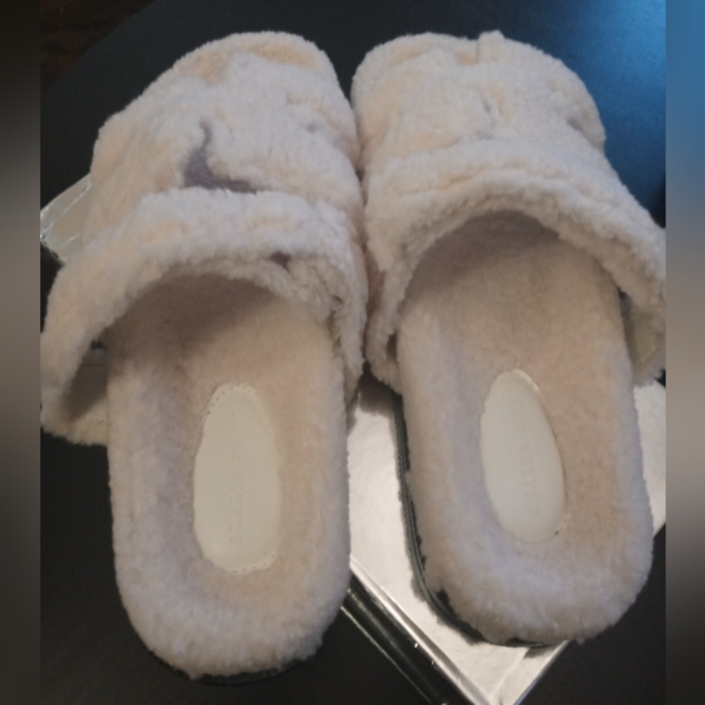 AZAELA WANG Off-White Slides - Picture 4 of 8